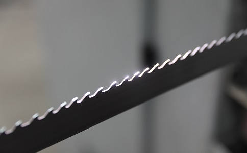 哈密双金属带锯条产生切削噪音的原因具体有哪些？